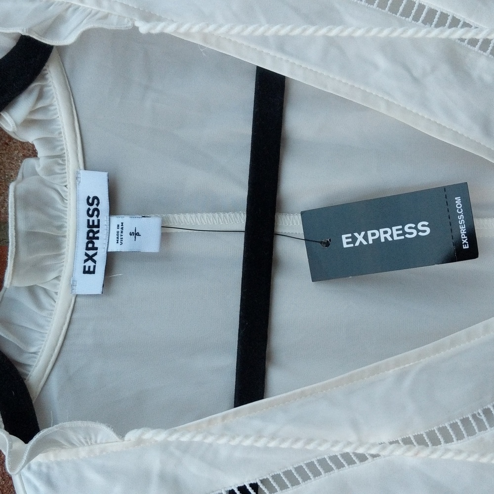 Express Top Size Small - Picture 14 of 16